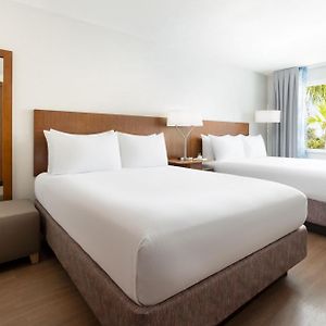 Standard Queen Room Two Queen Beds